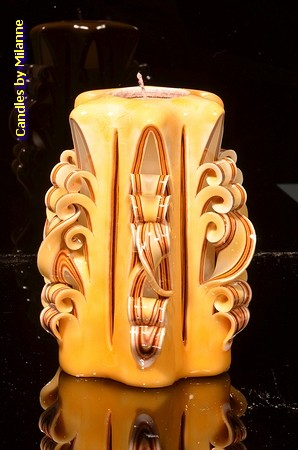 2025 Collection: Exclusive Carved Candle, Height: 16 cm, Width: 11 cm - s/n: 50234