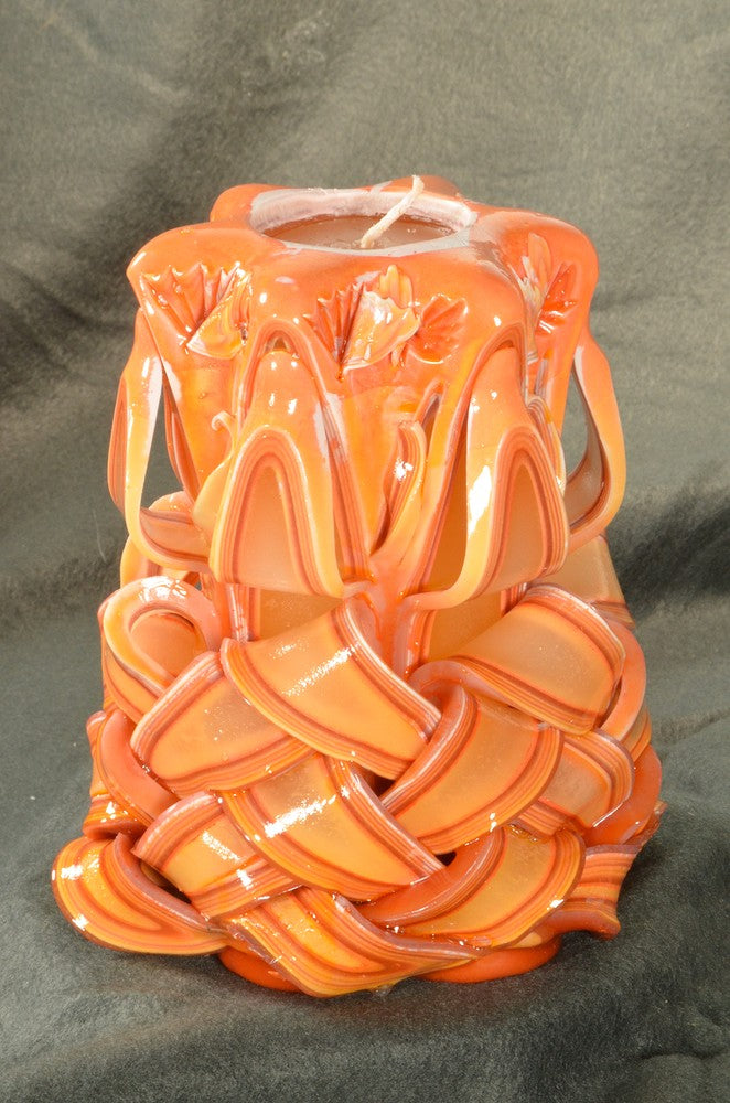 2025 Collection: Exclusive Carved Candle, Height: 16 cm, Width: 11 cm - s/n: 51513