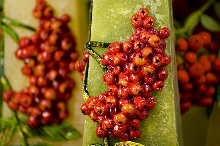Red Berries, Pyramid Candle, H: 24 cm