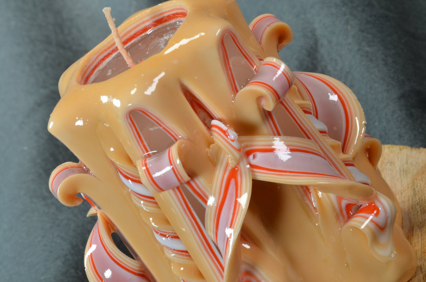 Collection 2025: Exclusive Carved Candle, Height: 11 cm, Width: 10 cm - s/n: 51810