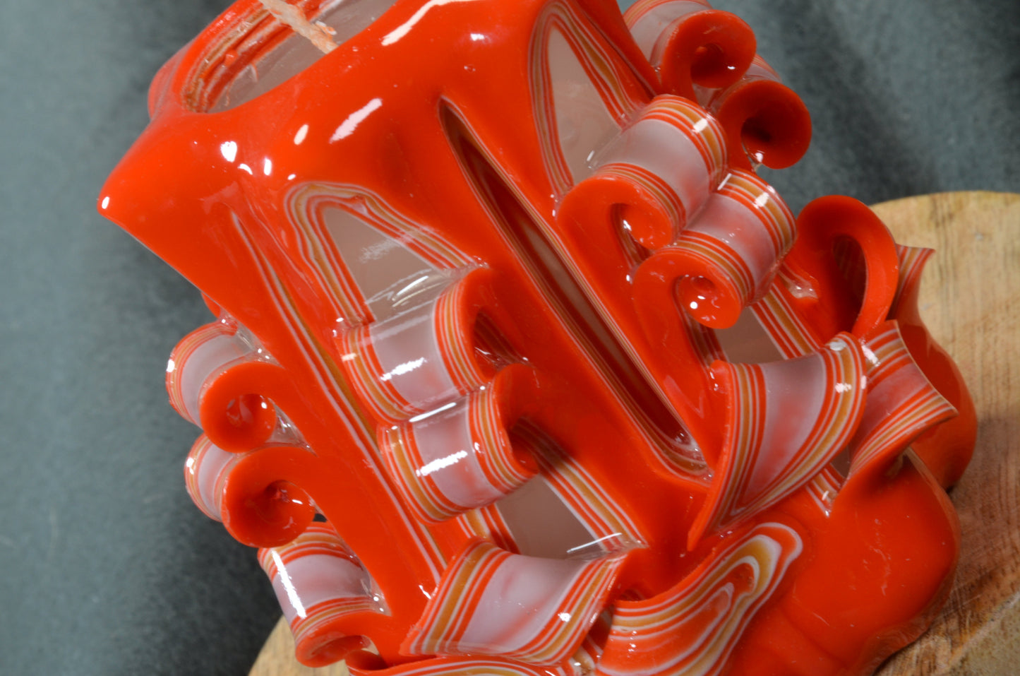 2025 Collection: Exclusive Carved Candle, Height: 11 cm, Width: 10 cm - s/n: 51809
