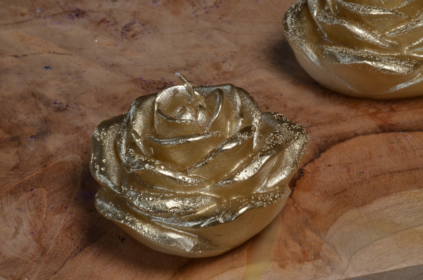 Bloemen Drijfkaars 7x7 cm, hoogte 4 cm Iin Metallic GOUD set van 3 stuks