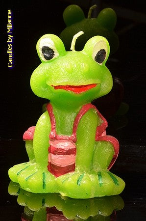 Frog shaped candle 15x11x9 cm