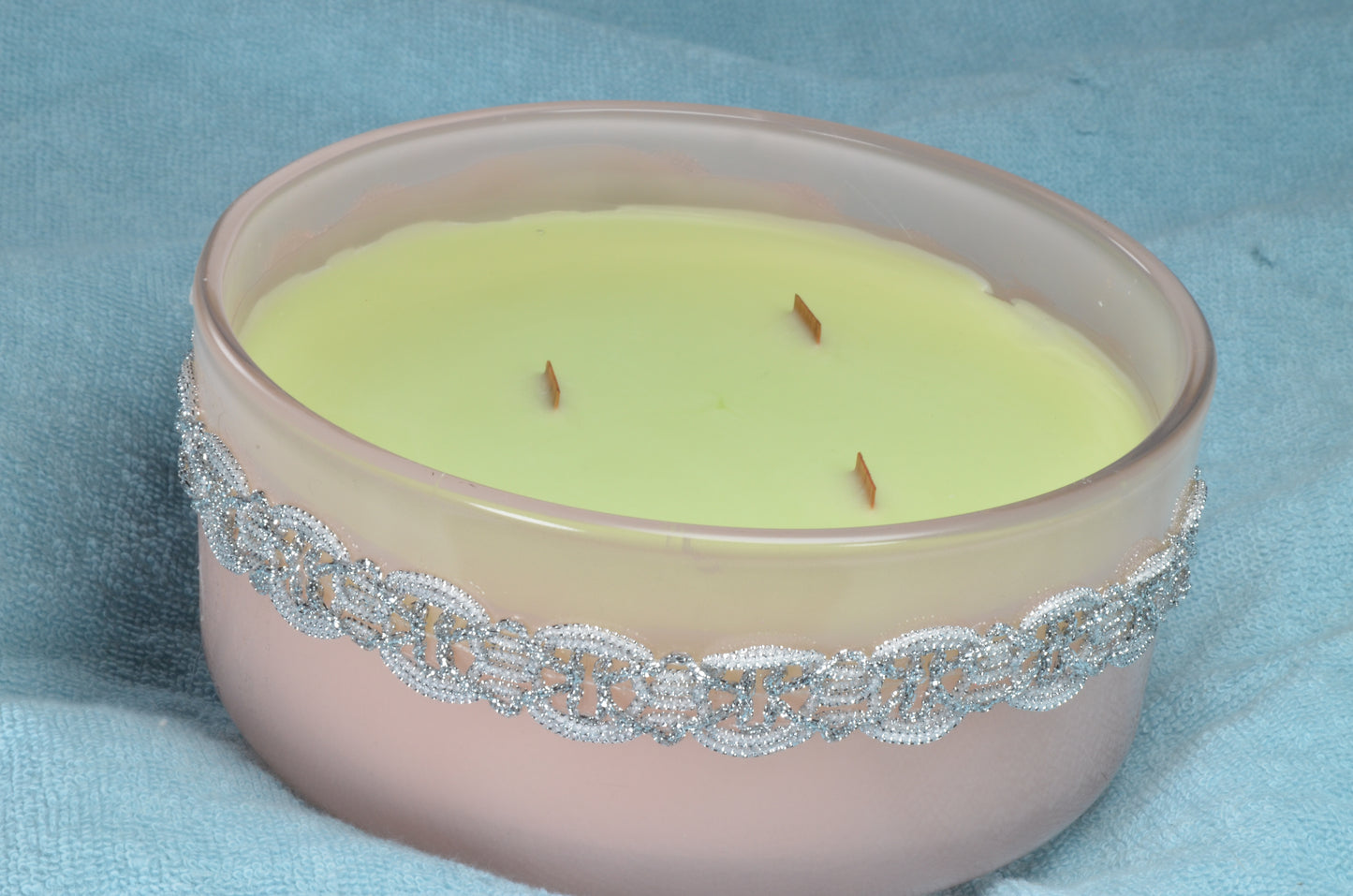 Geurkaars Elegance Green met 3 Houten Pitten (Wooden Wick)  - BEKIJK VIDEO