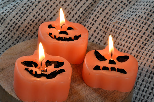 Halloween Special: Set van 6 stuks Halloween Pompoen kaarsen met gezicht. + gratis Halloween Spin